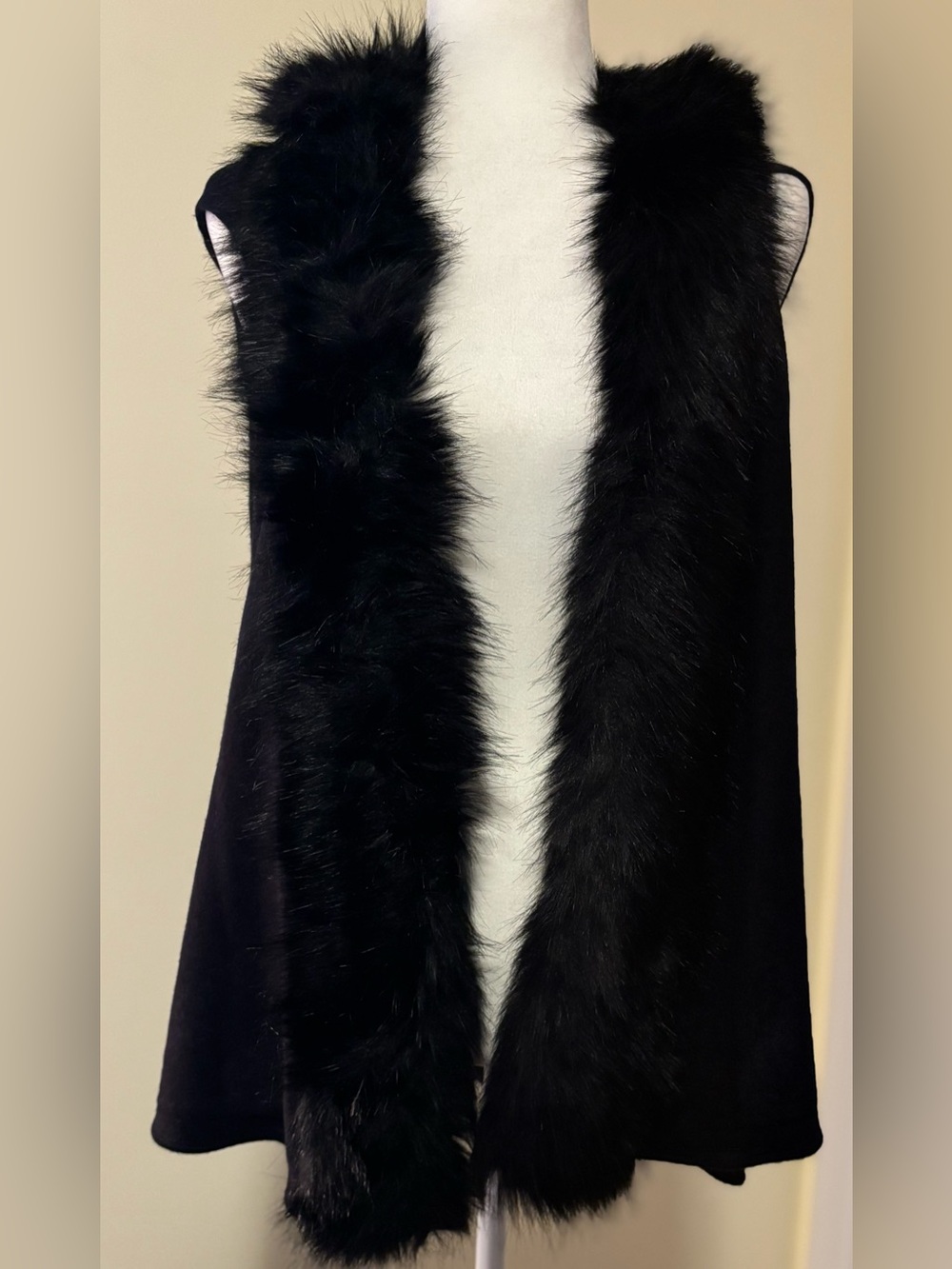 NWT Surell Black Faux Fur Trim Knit Swing Vest | One Size | Luxe Layering